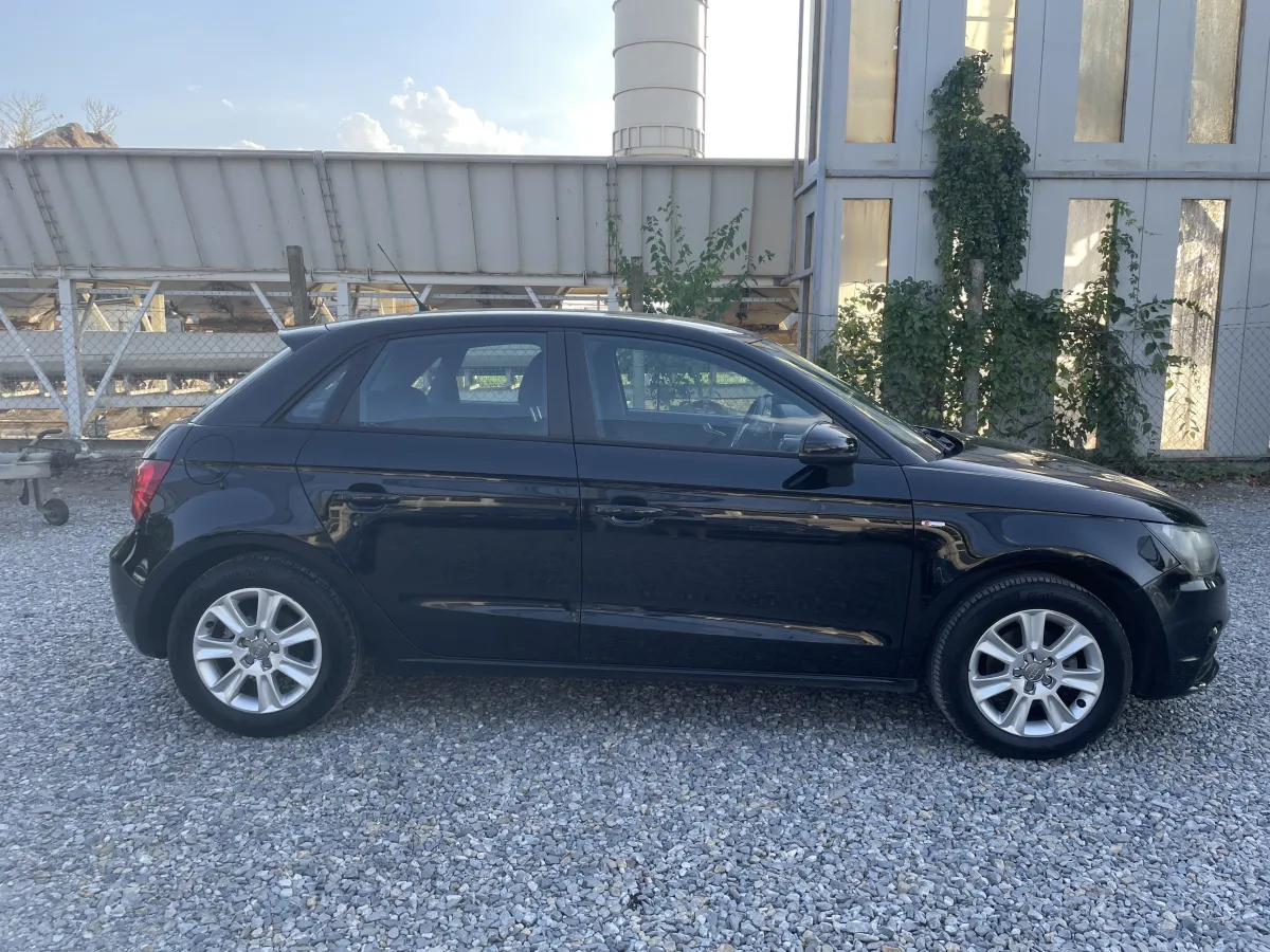 Audi A1 1.6 TDI S-Line (2014) - slika 9