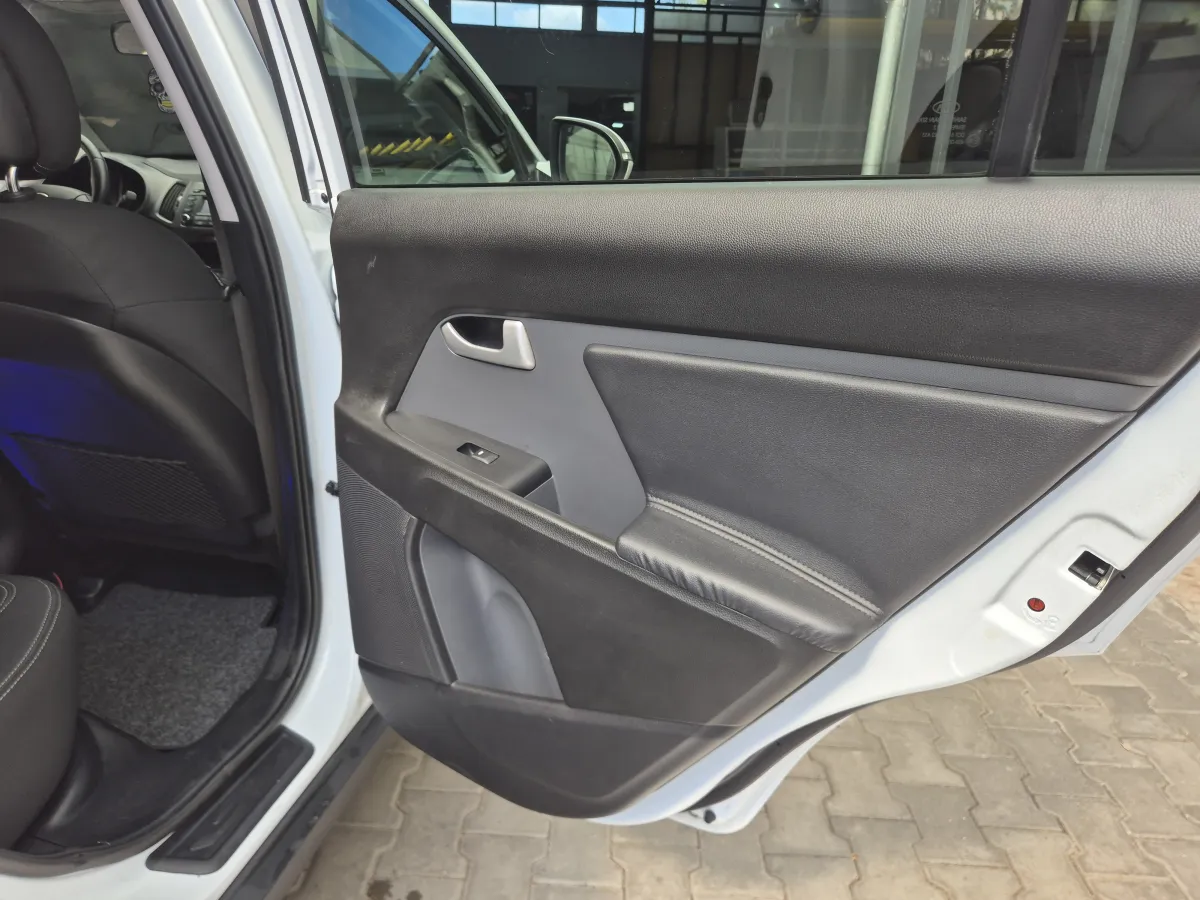 Kia Sportage 1.7 crdi (2012) - slika 23