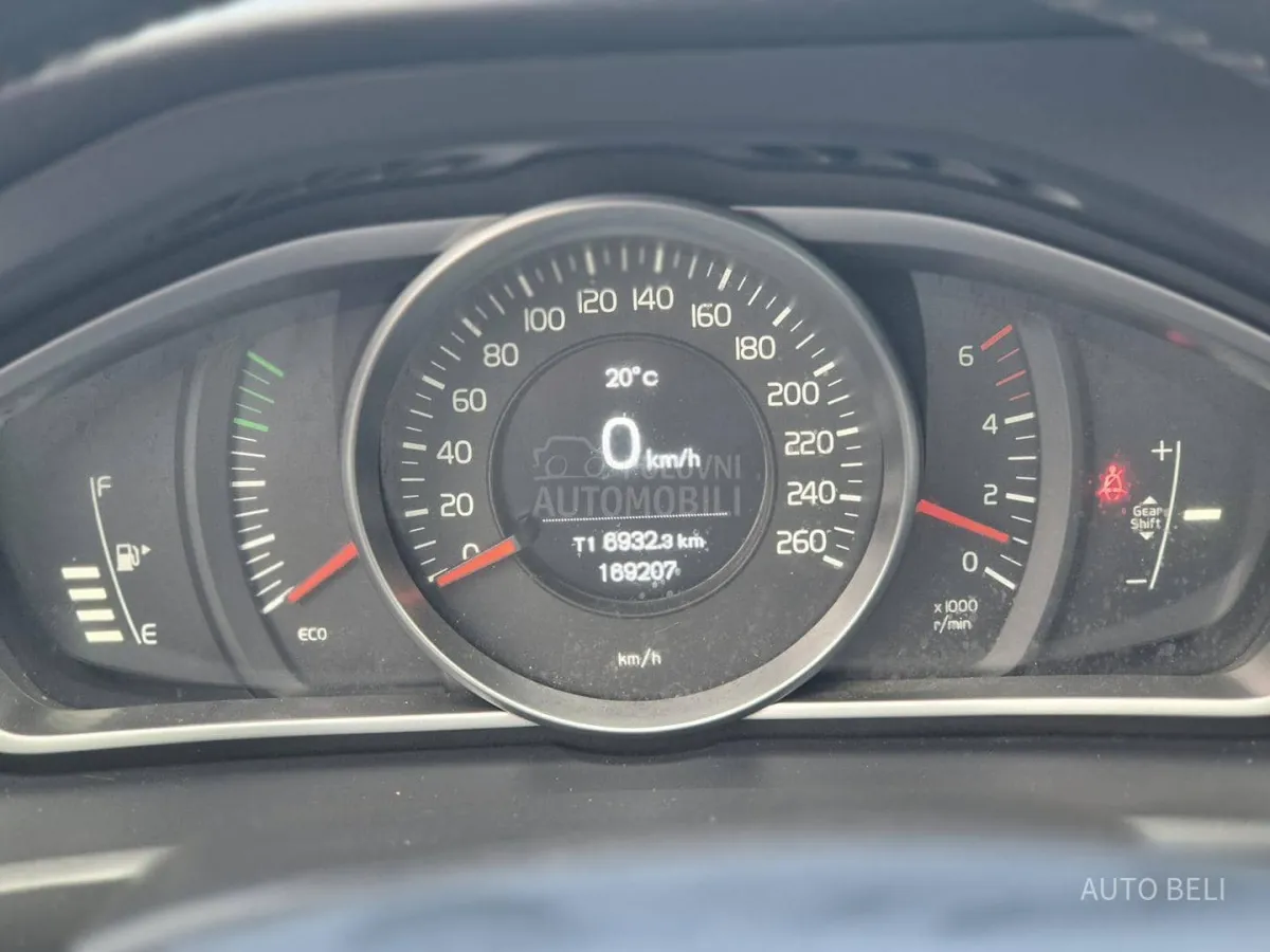 Volvo V40 2.0 d3 (2015) - slika 32