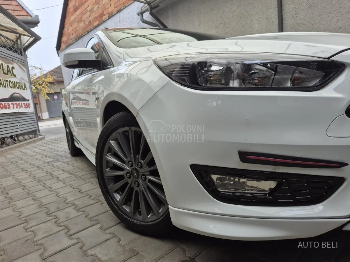 Ford Focus 1.5 ST-Line (2017) - slika 9