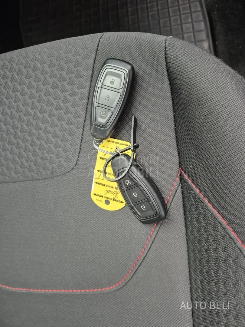 Ford Focus 1.5 ST-Line (2017) - slika 31