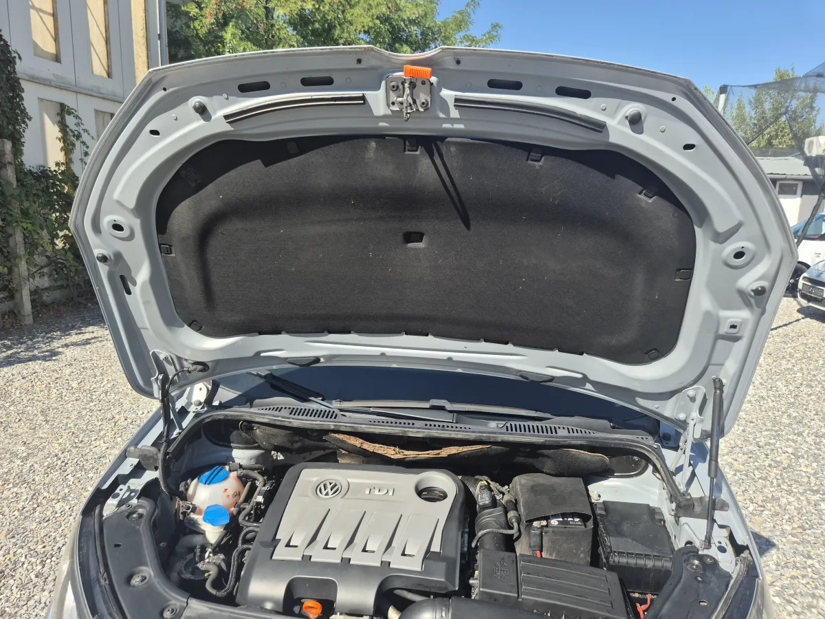 Volkswagen Touran 1.6 tdi (2011) - slika 36
