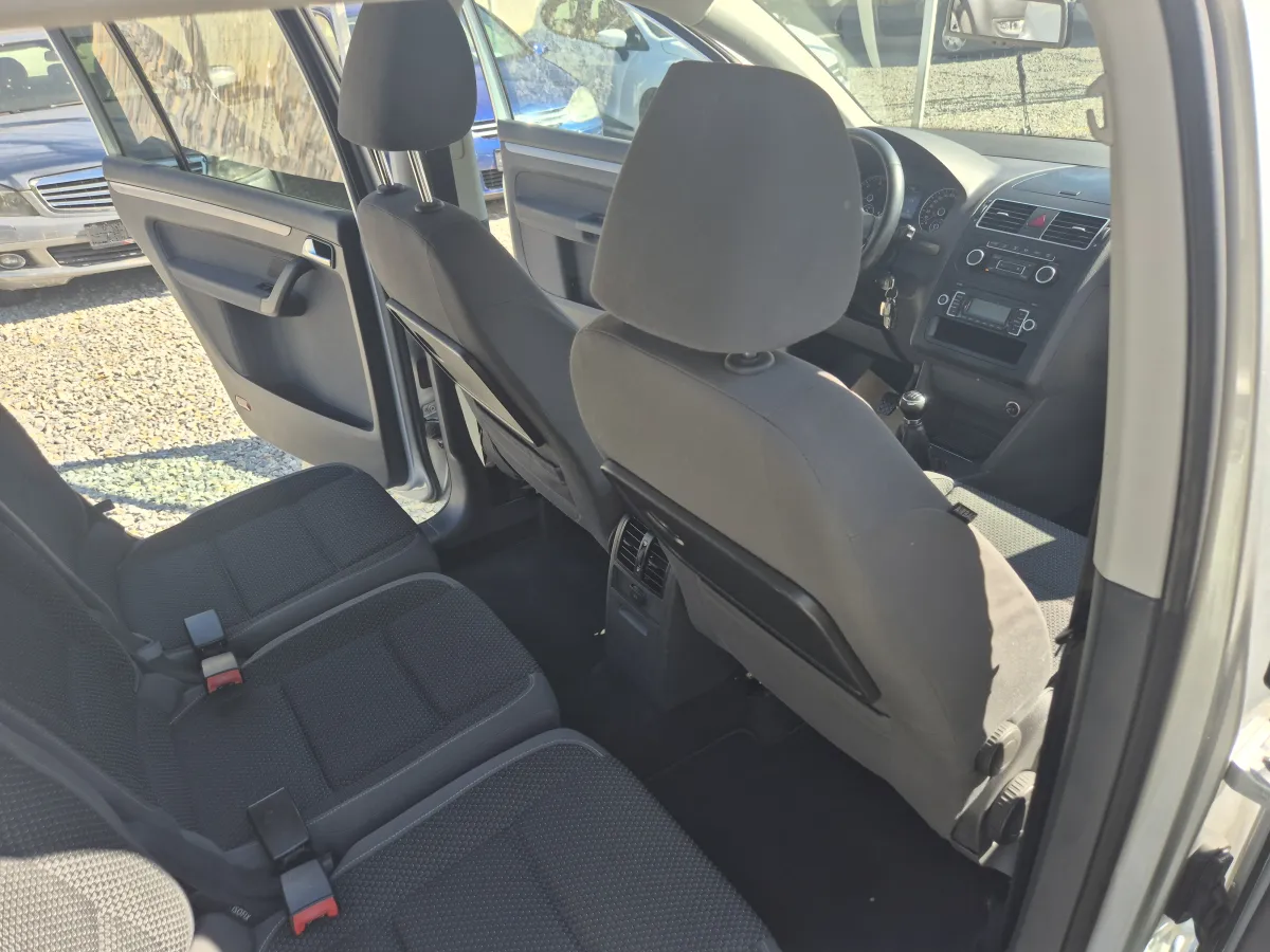 Volkswagen Touran 1.6 tdi (2011) - slika 22
