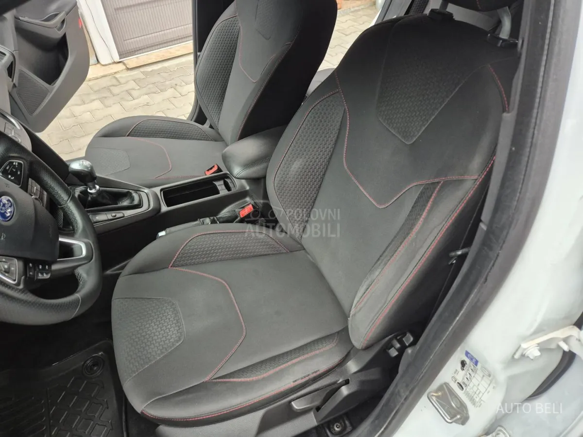 Ford Focus 1.5 ST-Line (2017) - slika 16