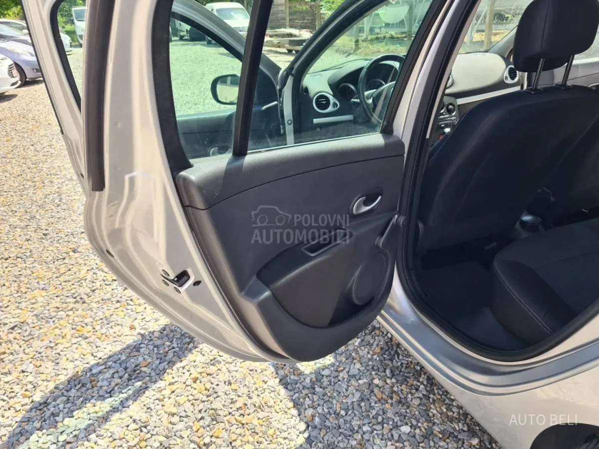 Renault Clio 1.2 (2012) - slika 16
