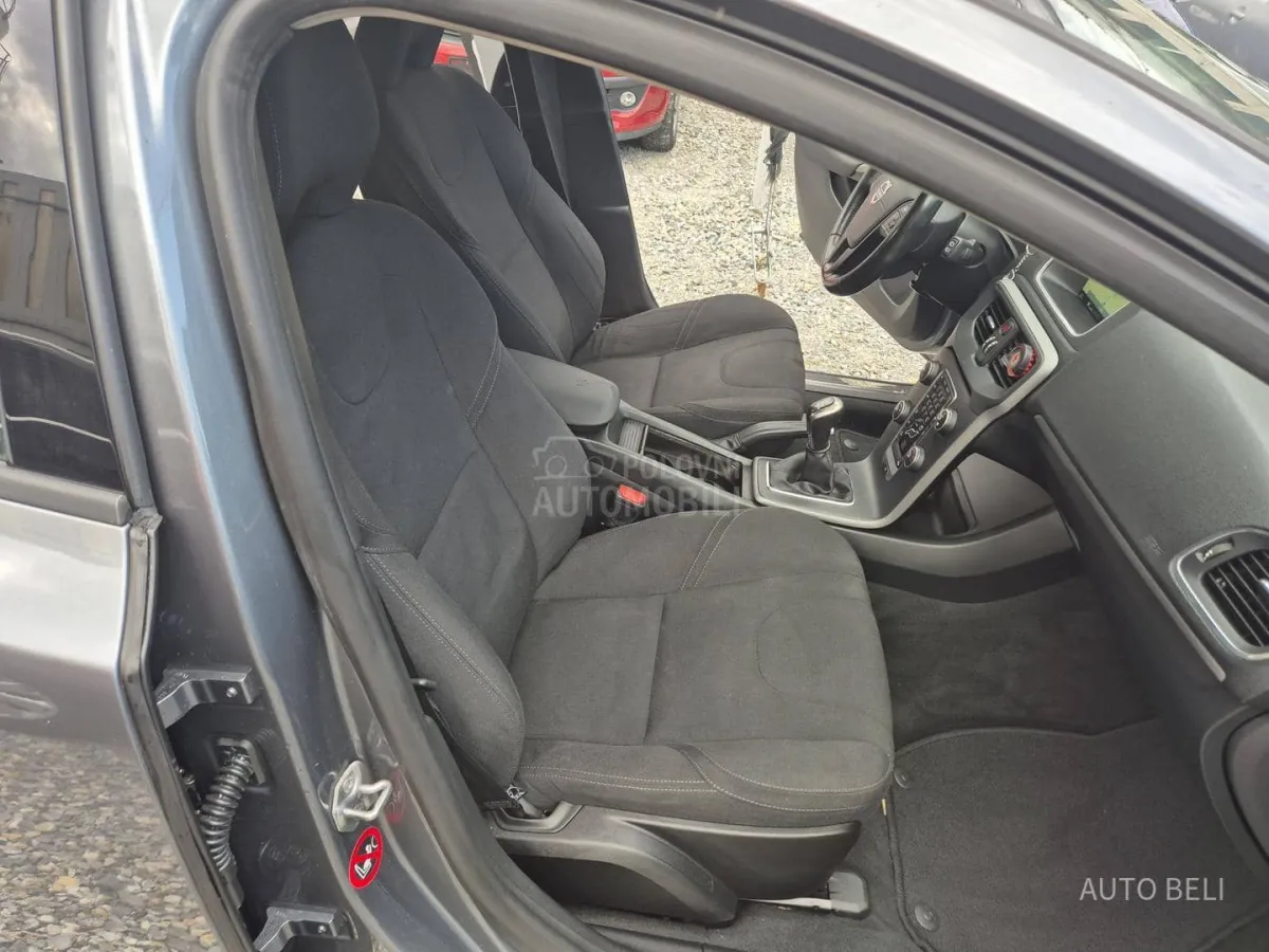 Volvo V40 2.0 d3 (2015) - slika 24