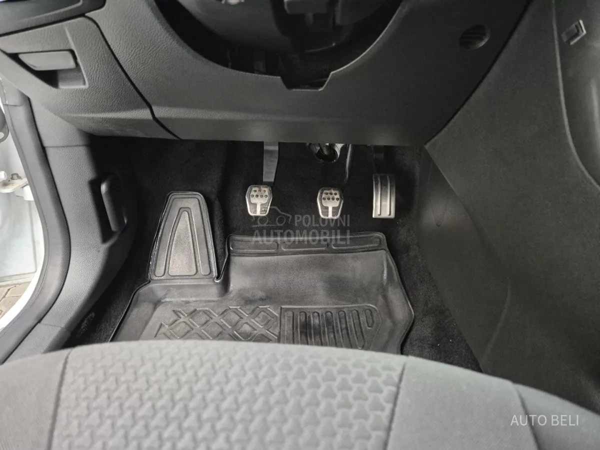 Ford Focus 1.5 ST-Line (2017) - slika 38