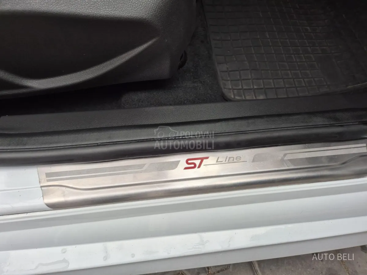 Ford Focus 1.5 ST-Line (2017) - slika 30