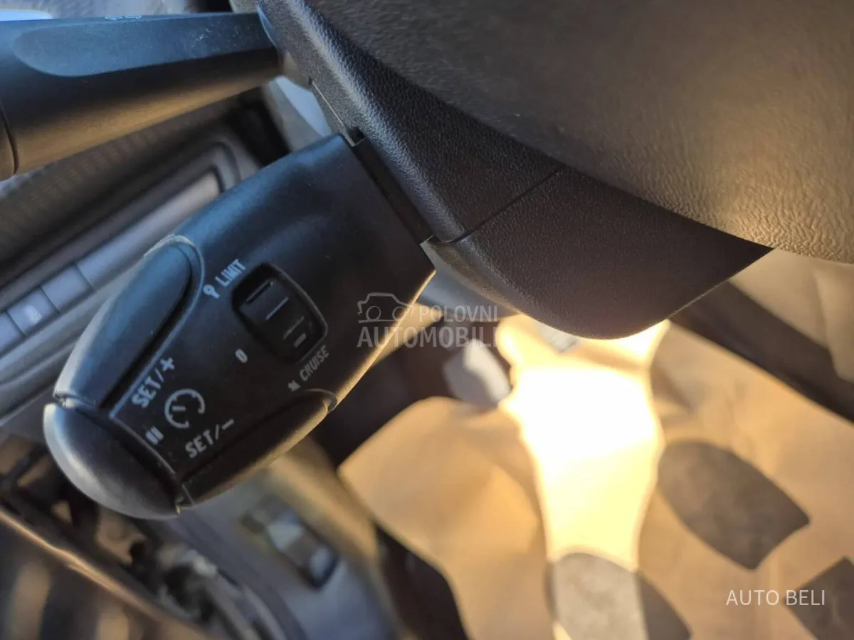 Peugeot 2008 1.4 hdi (2014) - slika 43