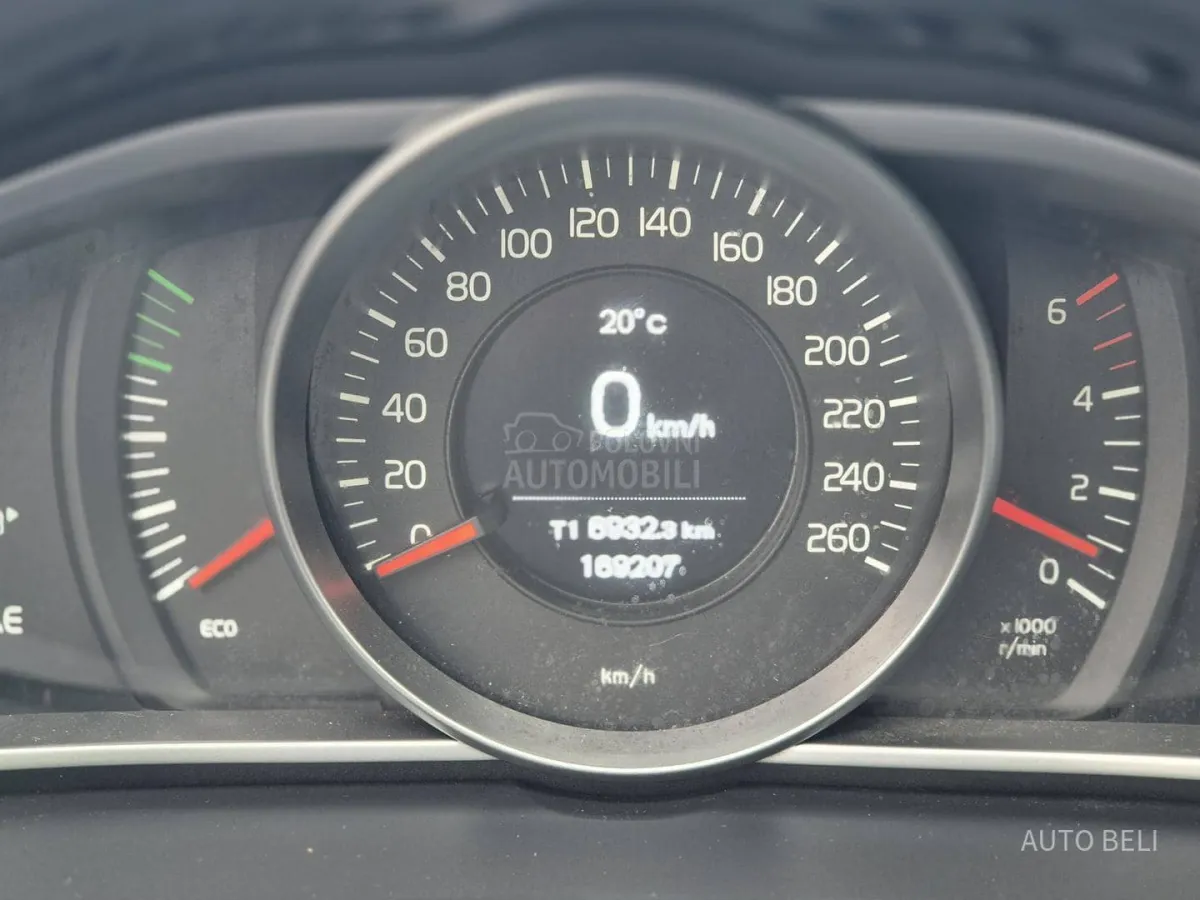 Volvo V40 2.0 d3 (2015) - slika 31
