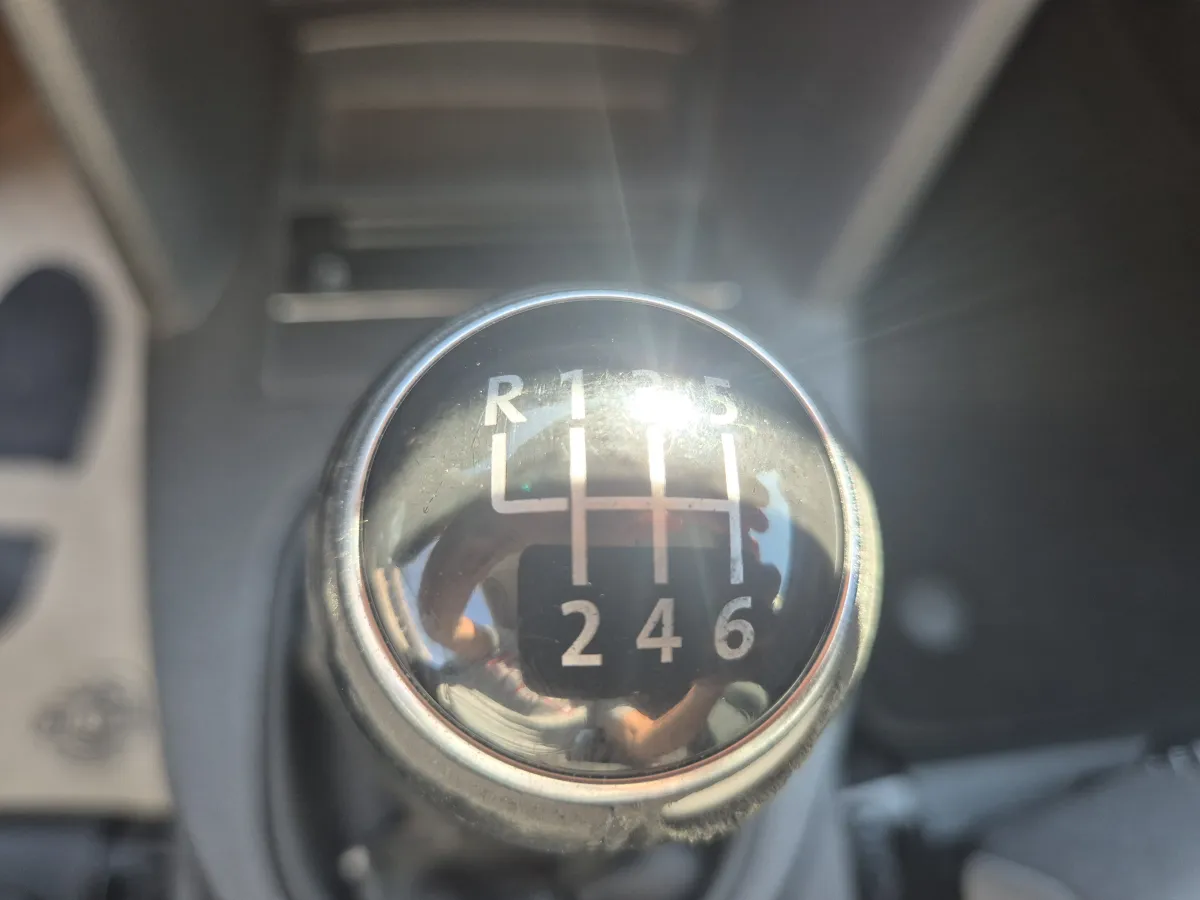 Volkswagen Touran 1.6 tdi (2011) - slika 29