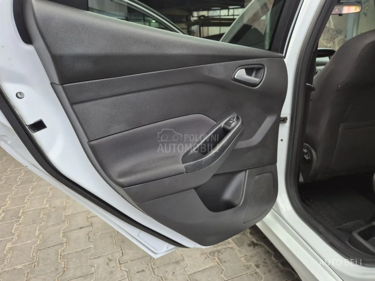 Ford Focus 1.5 ST-Line (2017) - slika 17