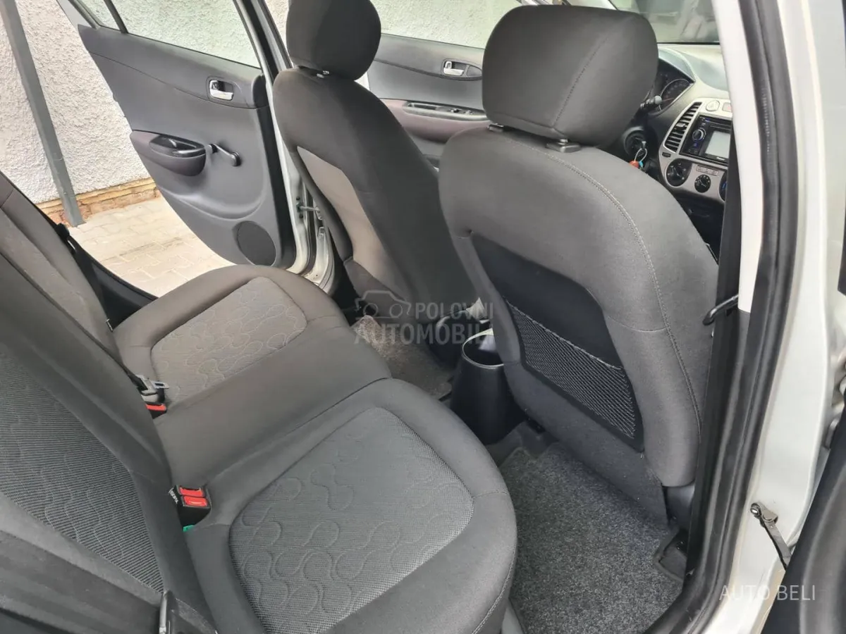 Hyundai i20 1.4 crdi (2011) - slika 22