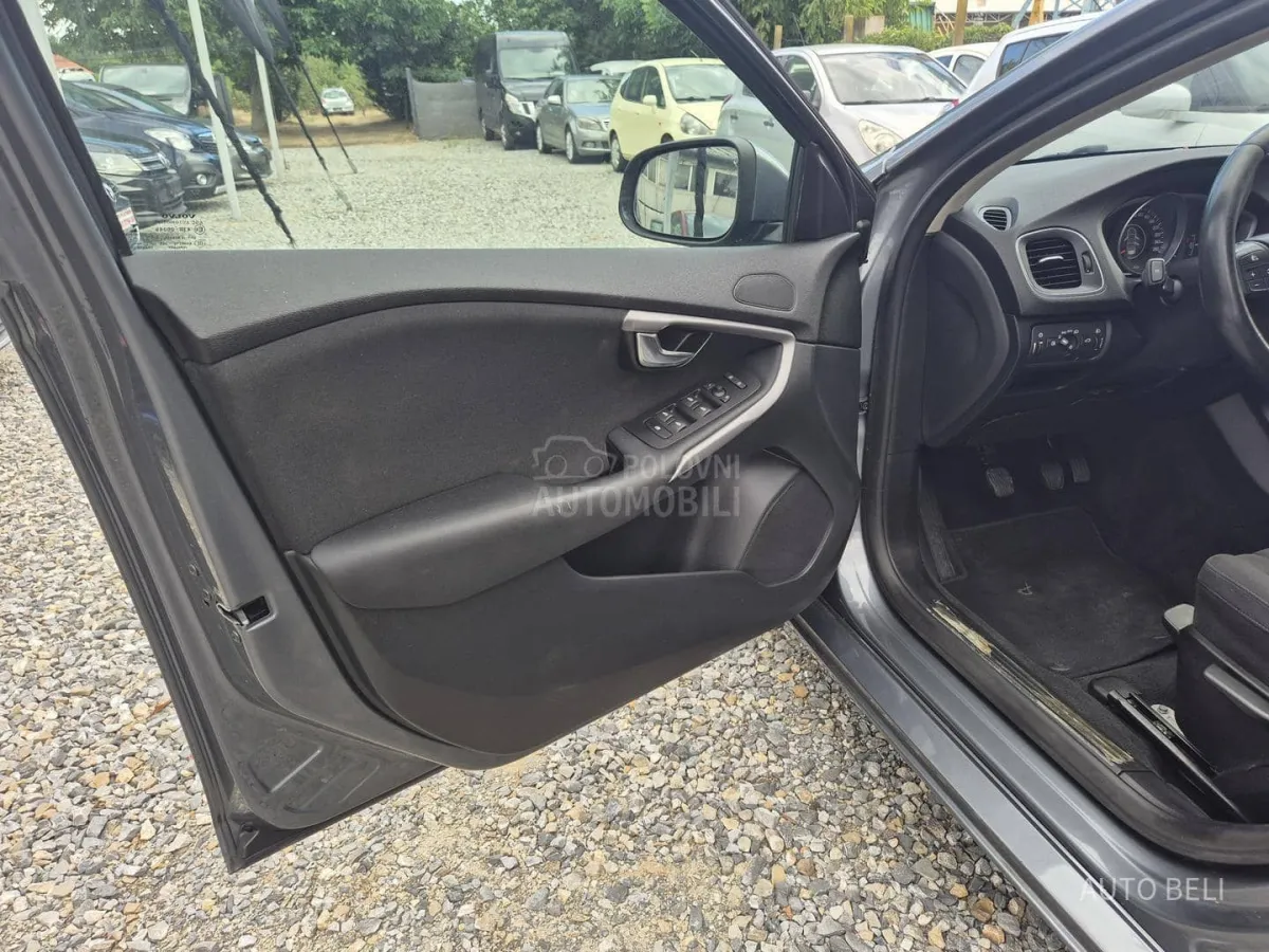 Volvo V40 2.0 d3 (2015) - slika 10
