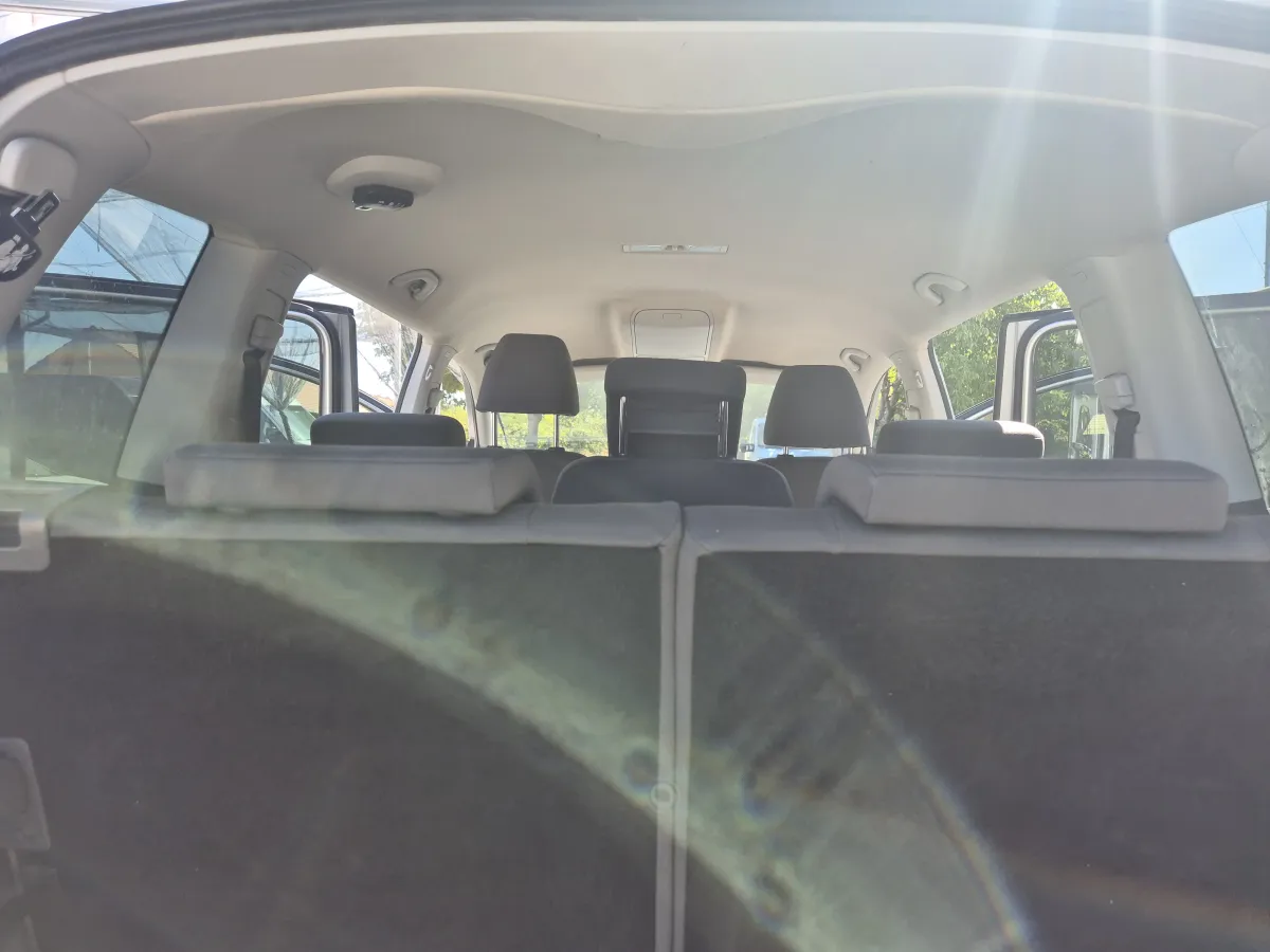 Volkswagen Touran 1.6 tdi (2011) - slika 19