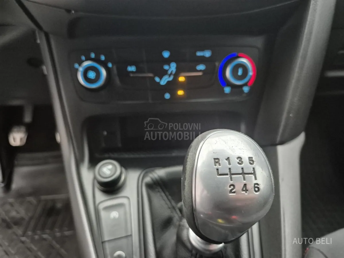 Ford Focus 1.5 ST-Line (2017) - slika 35
