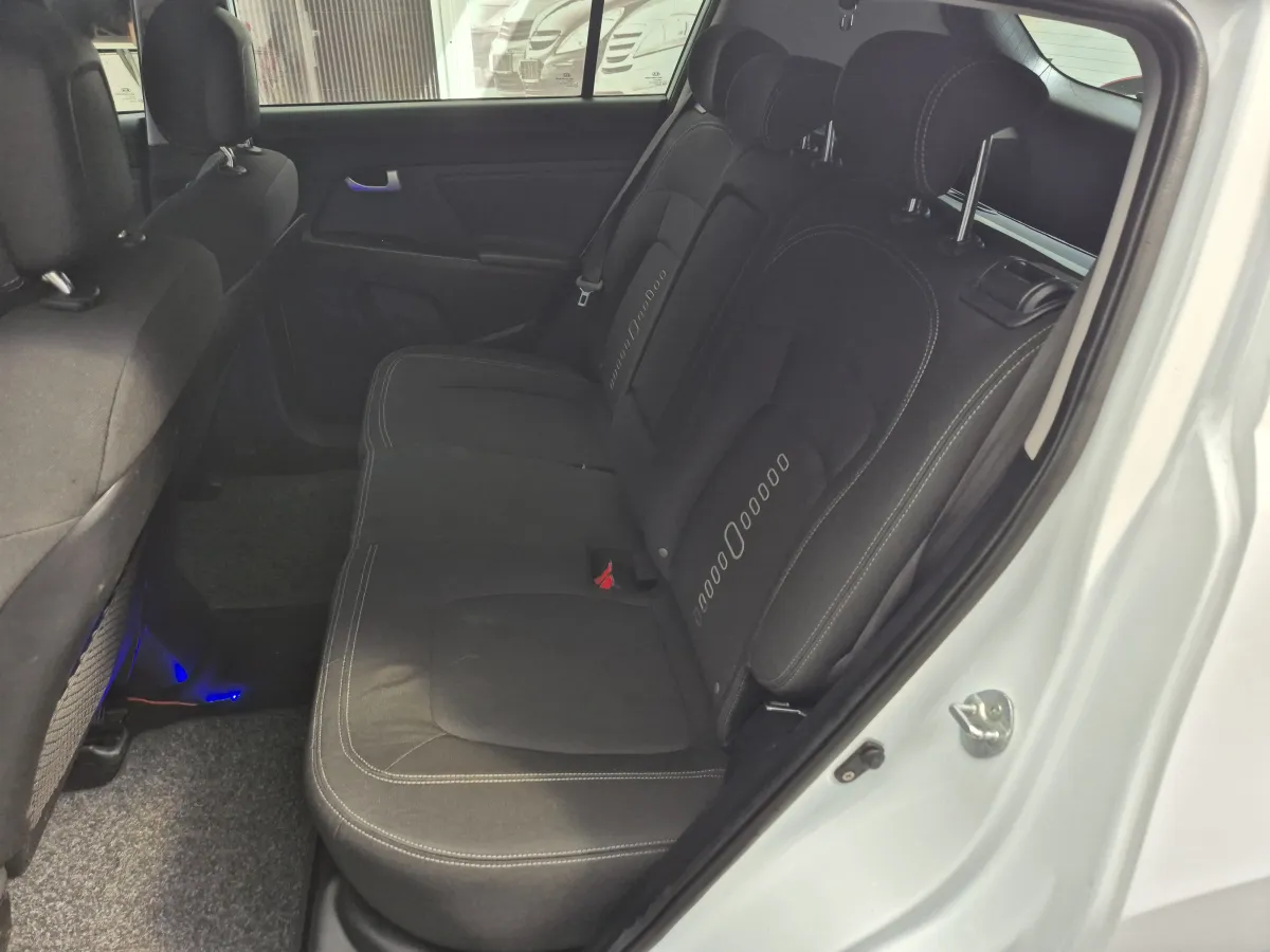 Kia Sportage 1.7 crdi (2012) - slika 17