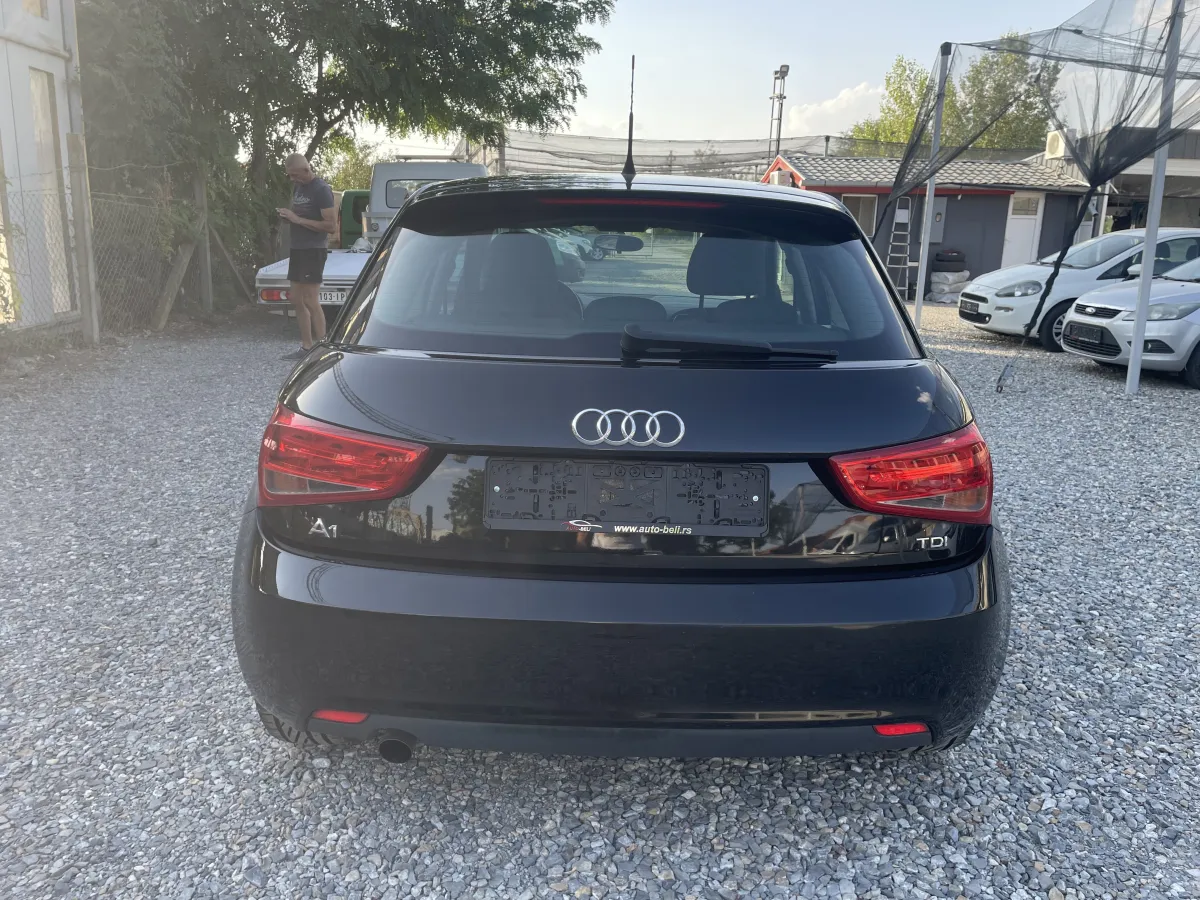 Audi A1 1.6 TDI S-Line (2014) - slika 6