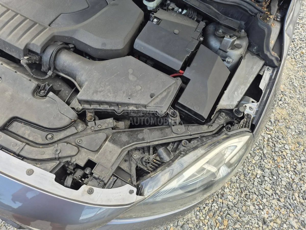 Volvo V40 2.0 d3 (2015) - slika 44