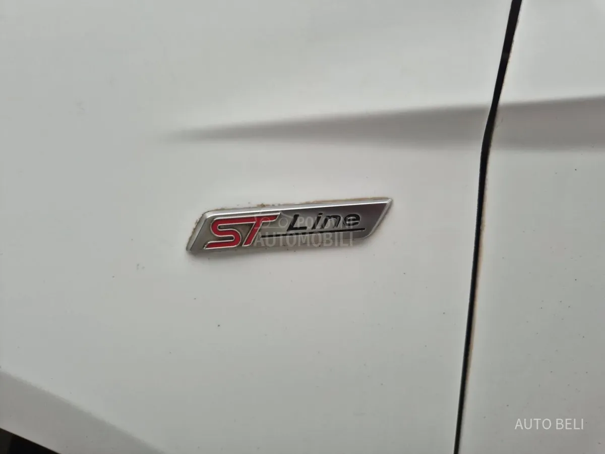Ford Focus 1.5 ST-Line (2017) - slika 12