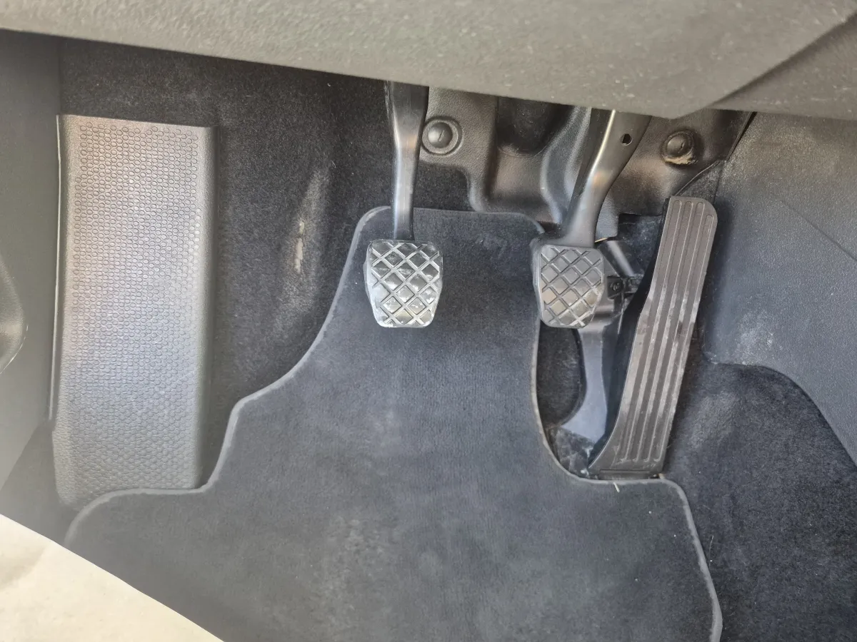 Volkswagen Touran 1.6 tdi (2011) - slika 31