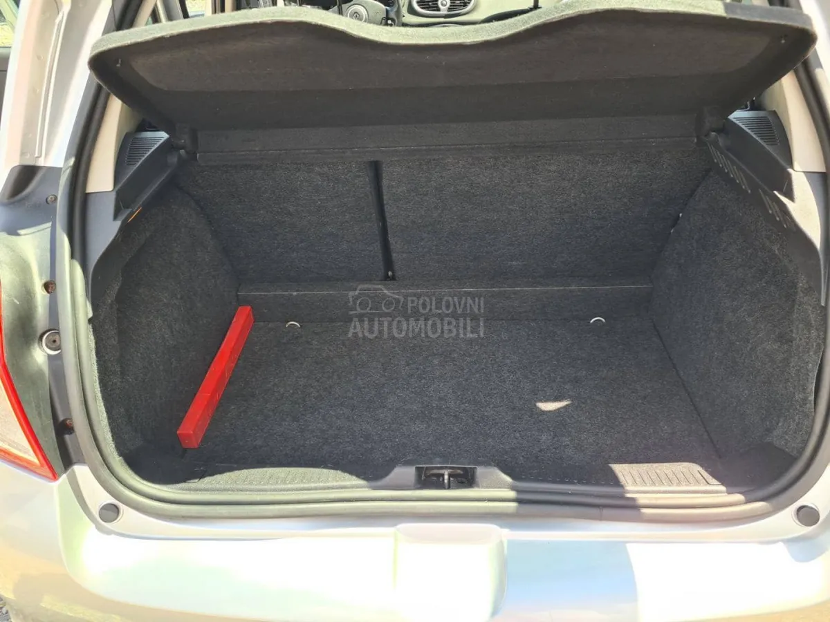 Renault Clio 1.2 (2012) - slika 19