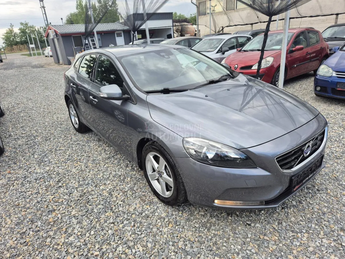Volvo V40 2.0 d3 (2015) - slika 3