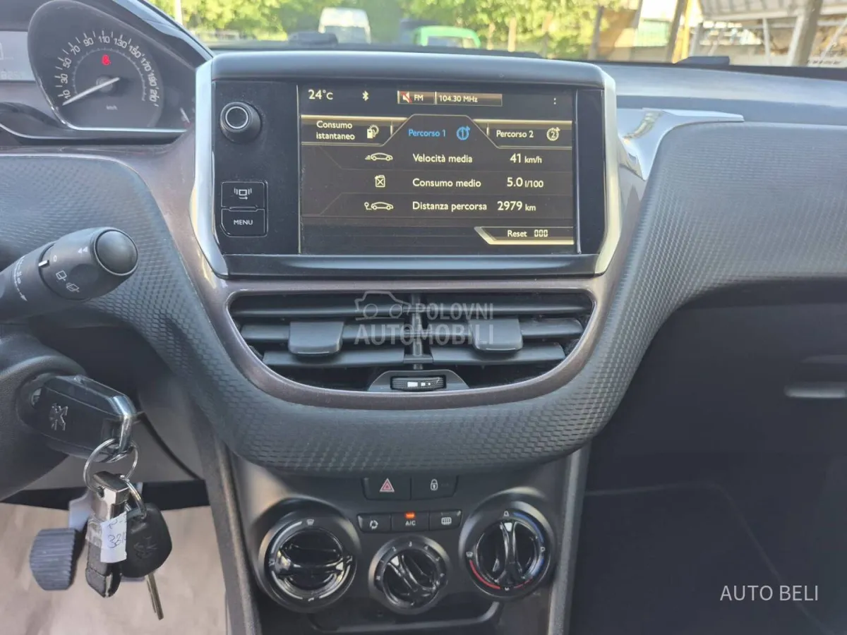 Peugeot 2008 1.4 hdi (2014) - slika 32