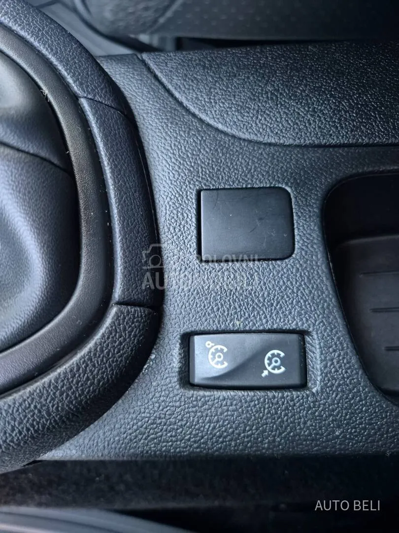 Renault Clio 1.2 (2017) - slika 41