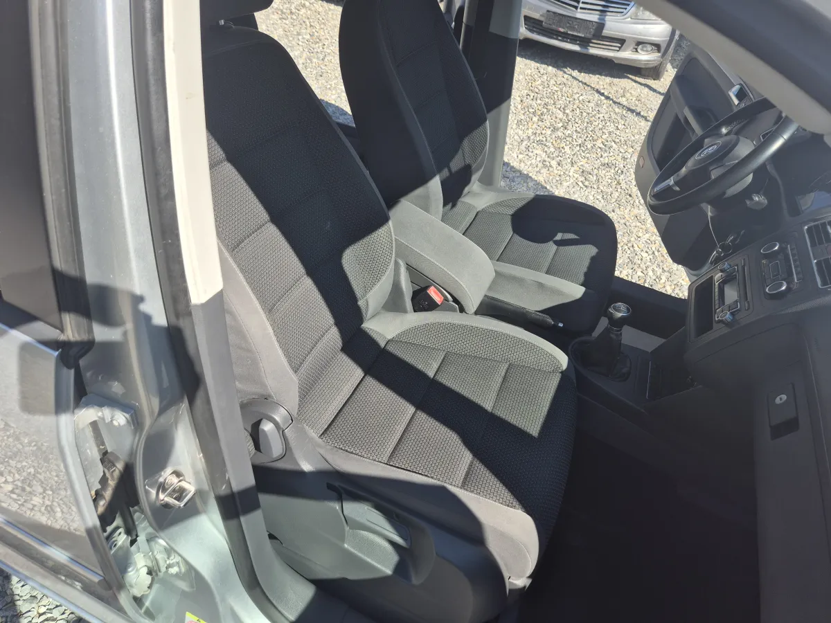 Volkswagen Touran 1.6 tdi (2011) - slika 26