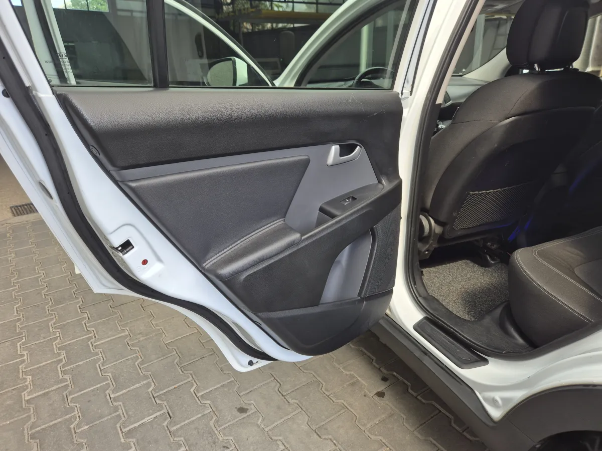 Kia Sportage 1.7 crdi (2012) - slika 15