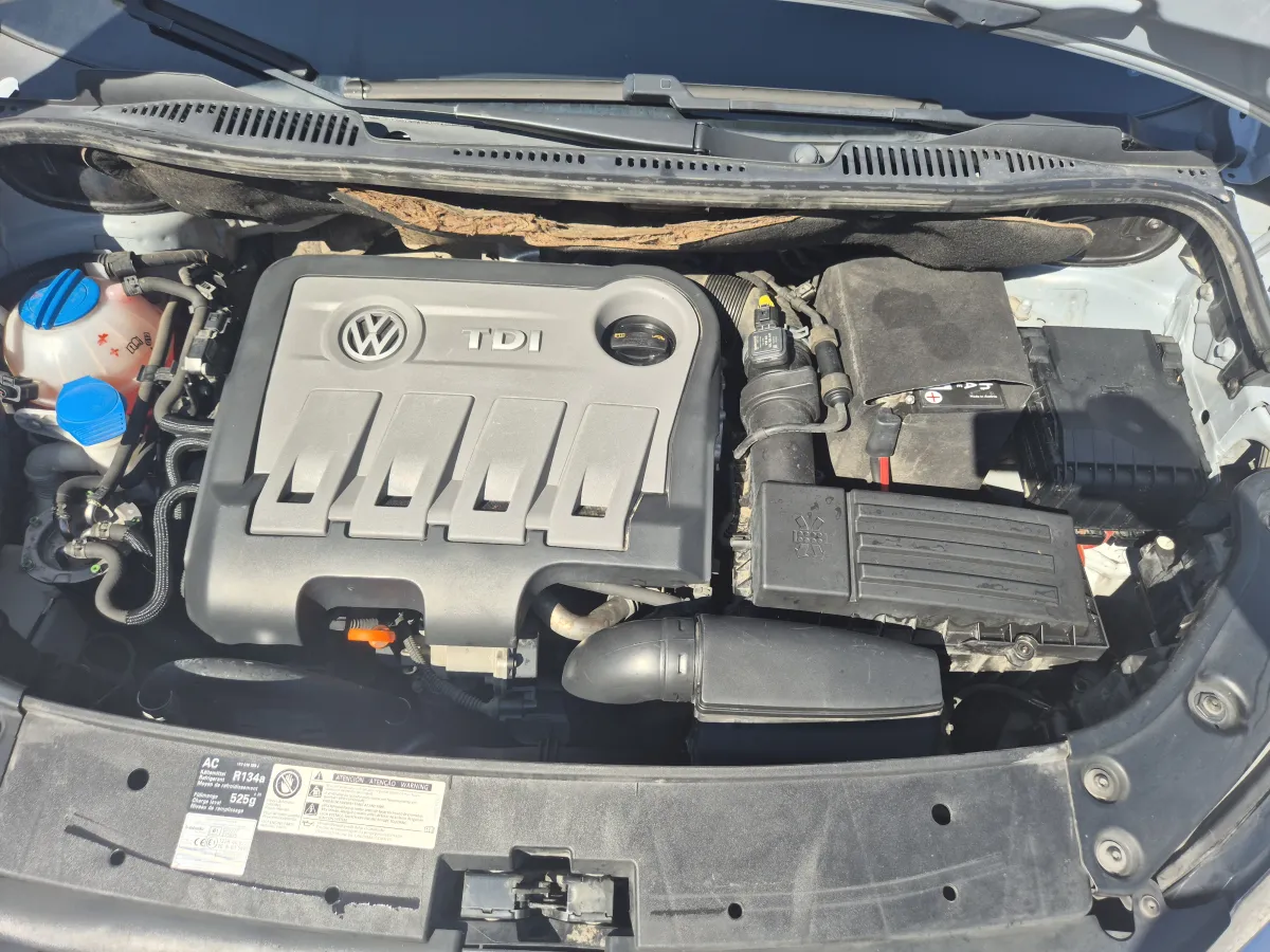 Volkswagen Touran 1.6 tdi (2011) - slika 37