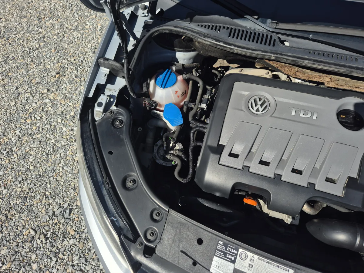 Volkswagen Touran 1.6 tdi (2011) - slika 38