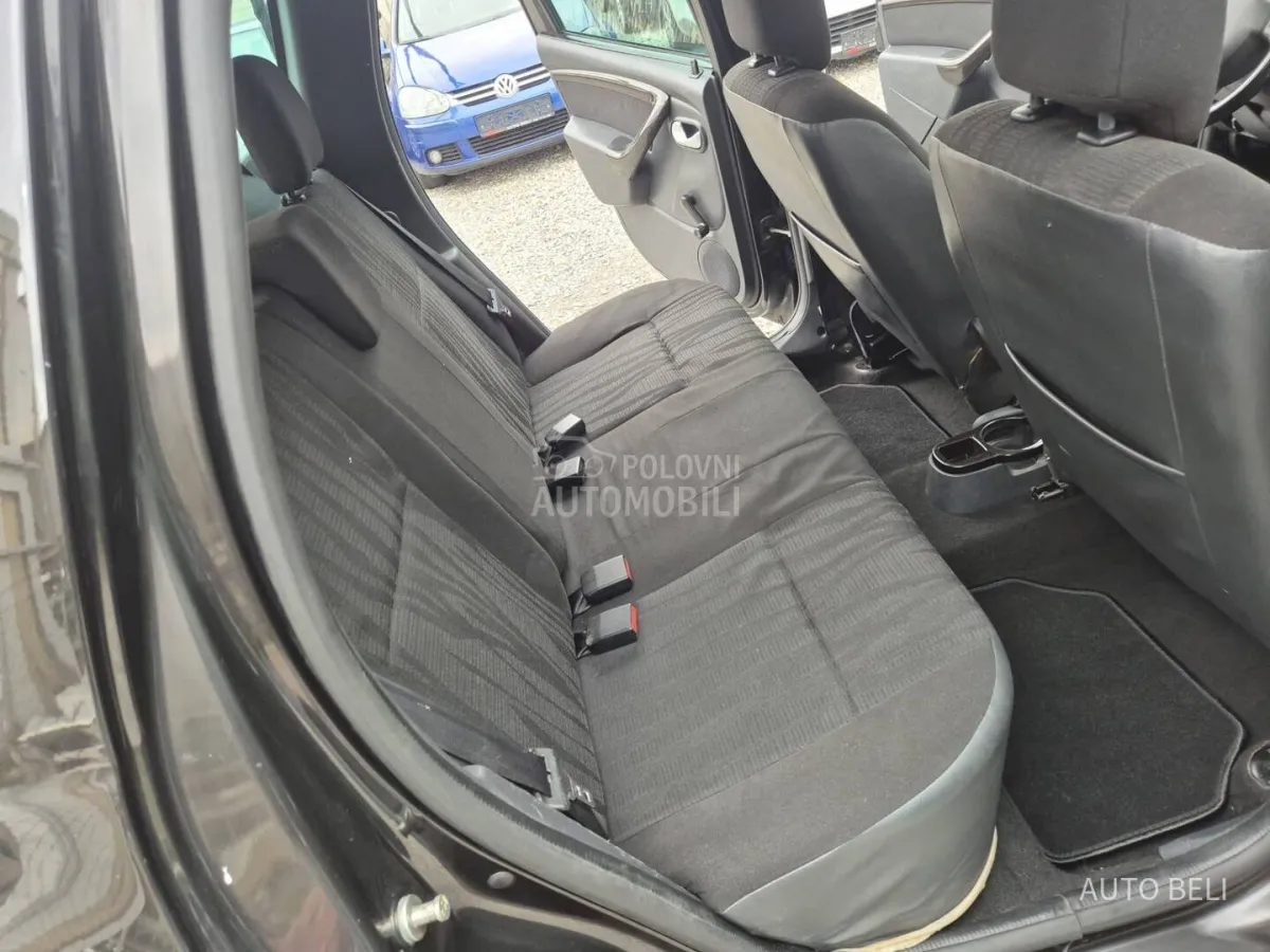 Dacia Duster 1.5 DCI (2012) - slika 23