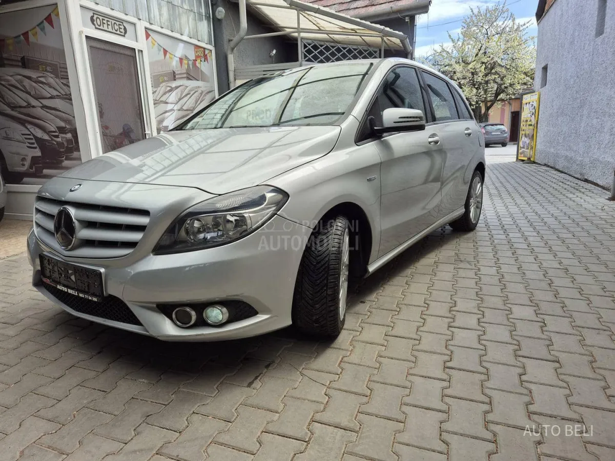 Mercedes Benz B 180 b180 cdi (2012) - slika 8