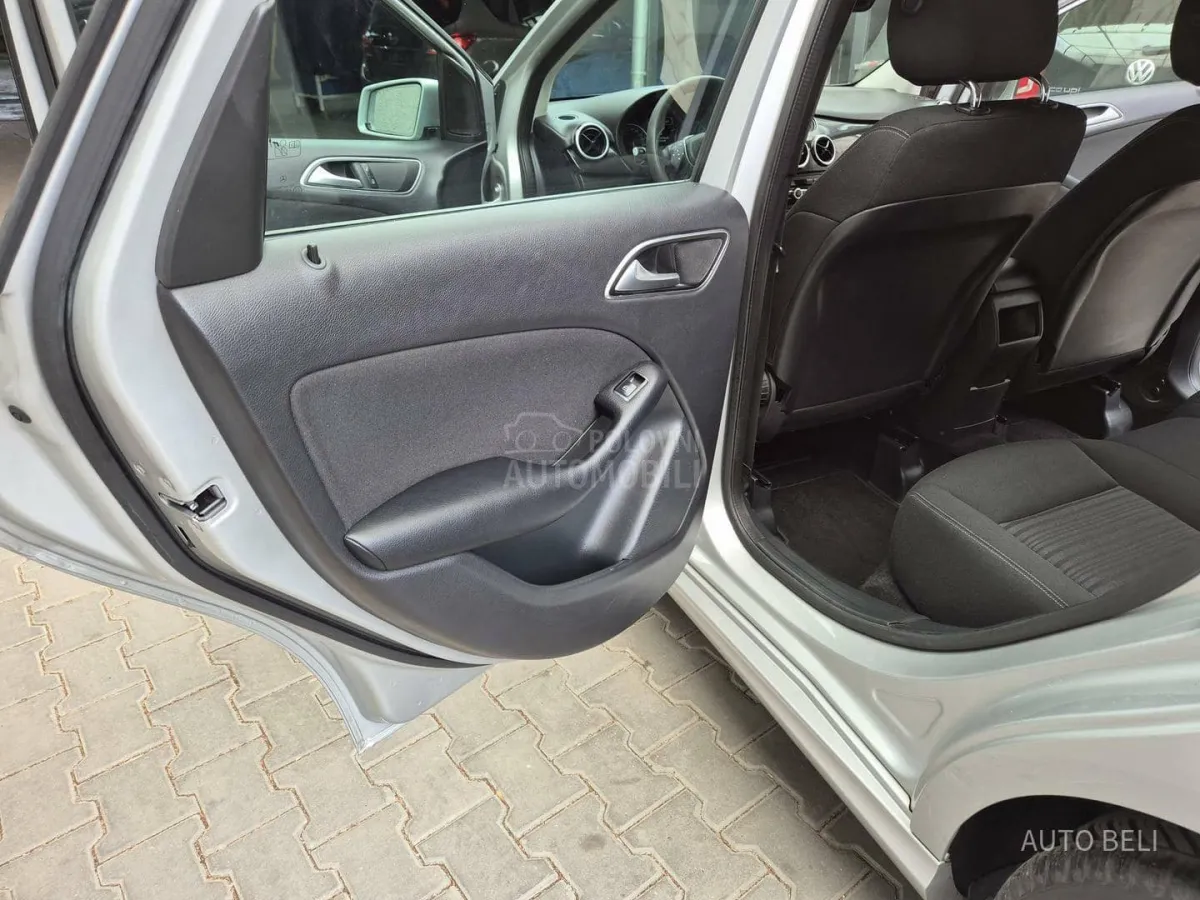 Mercedes Benz B 180 b180 cdi (2012) - slika 16