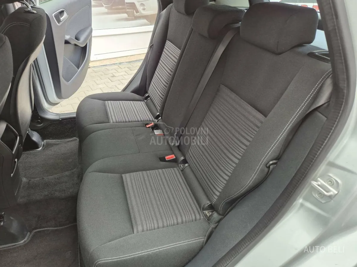 Mercedes Benz B 180 b180 cdi (2012) - slika 18
