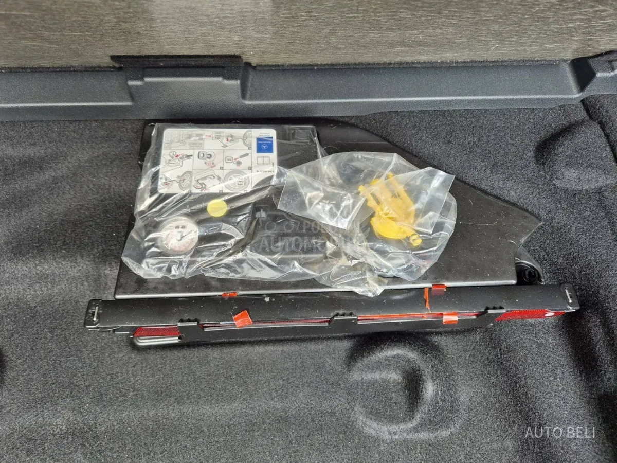 Mercedes Benz B 180 b180 cdi (2012) - slika 21