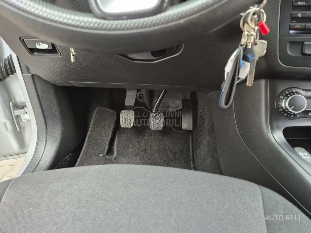 Mercedes Benz B 180 b180 cdi (2012) - slika 37