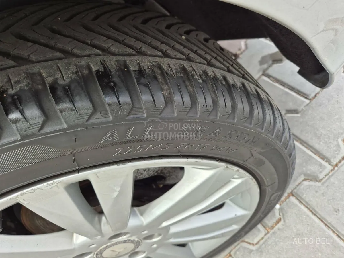 Mercedes Benz B 180 b180 cdi (2012) - slika 42