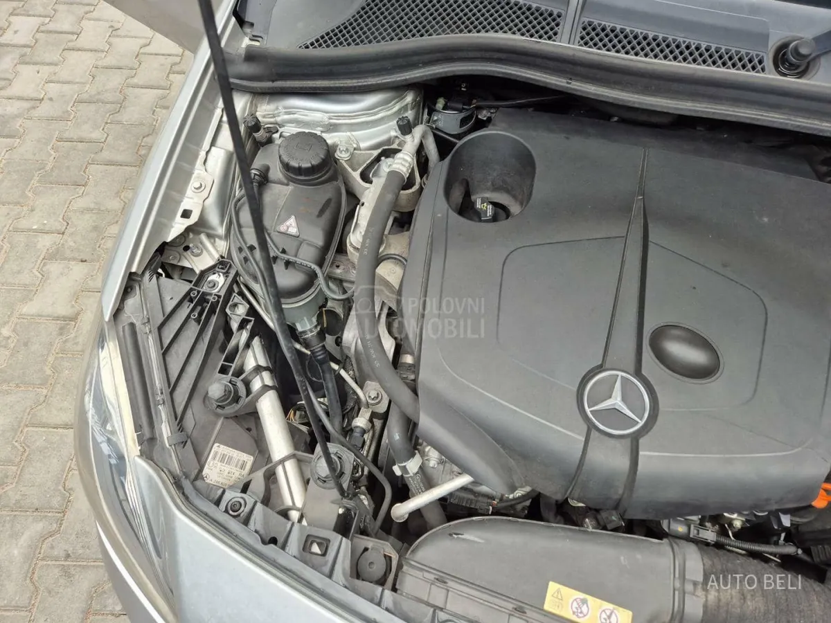 Mercedes Benz B 180 b180 cdi (2012) - slika 45