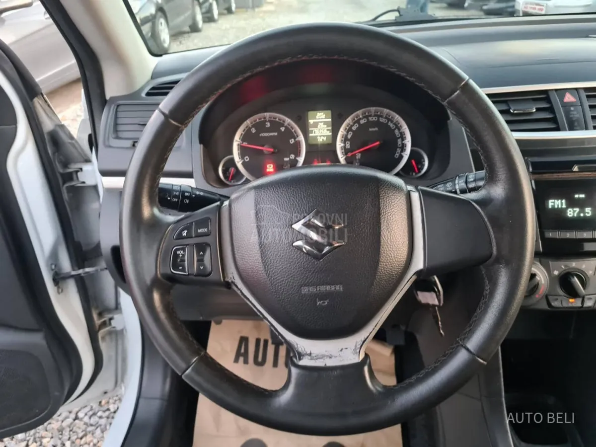Suzuki Swift 1.3 ddis (2012) - slika 28