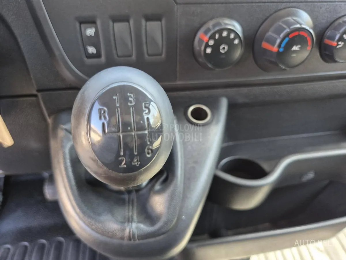 Nissan Nv400 2.3 dci (2015) - slika 23