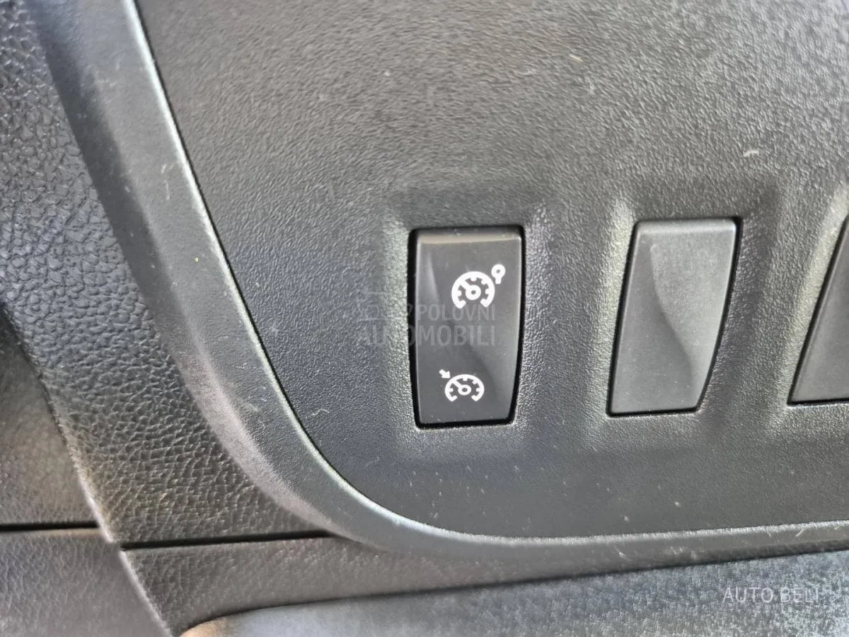 Nissan Nv400 2.3 dci (2015) - slika 25