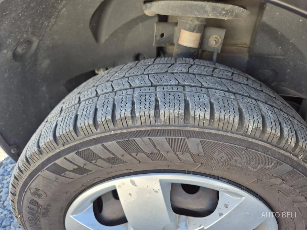 Nissan Nv400 2.3 dci (2015) - slika 37