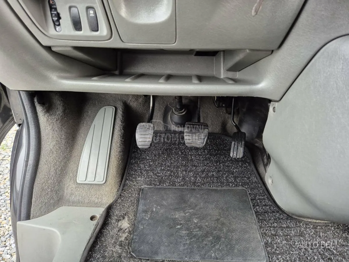 Renault Trafic 2.0 cdti (2010) - slika 30