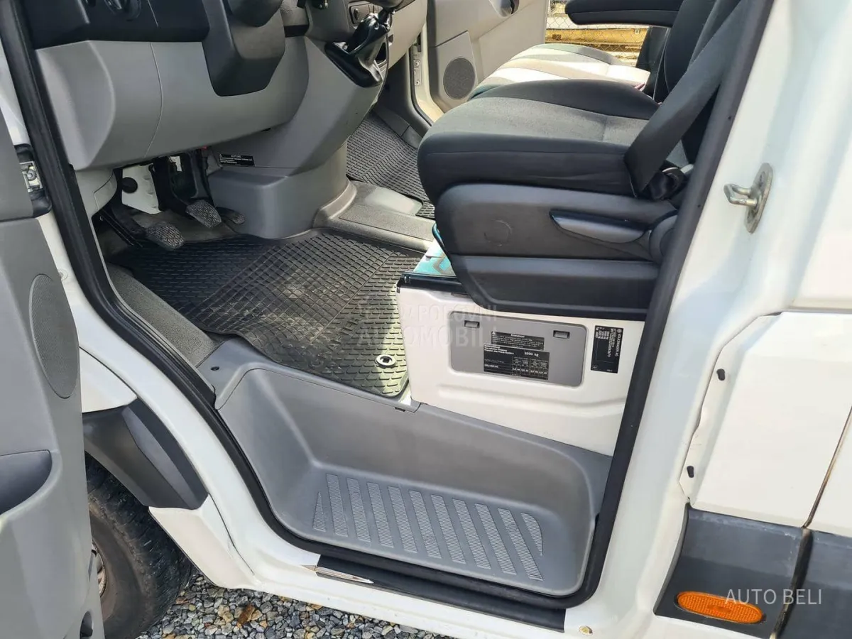 Volkswagen Crafter 2.0 tdi (2016) - slika 10