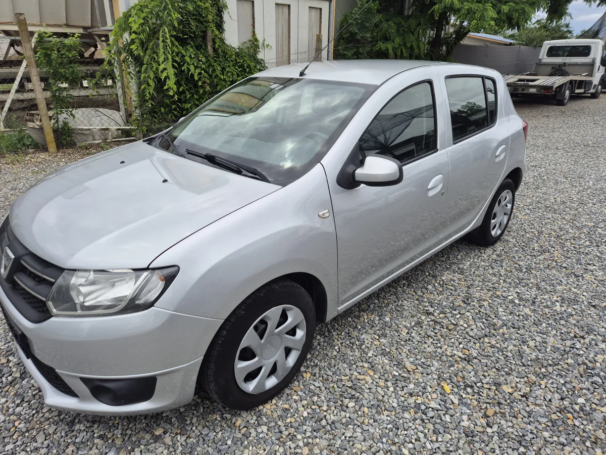 Dacia Sandero 1.5 DCI (2014) - slika 4