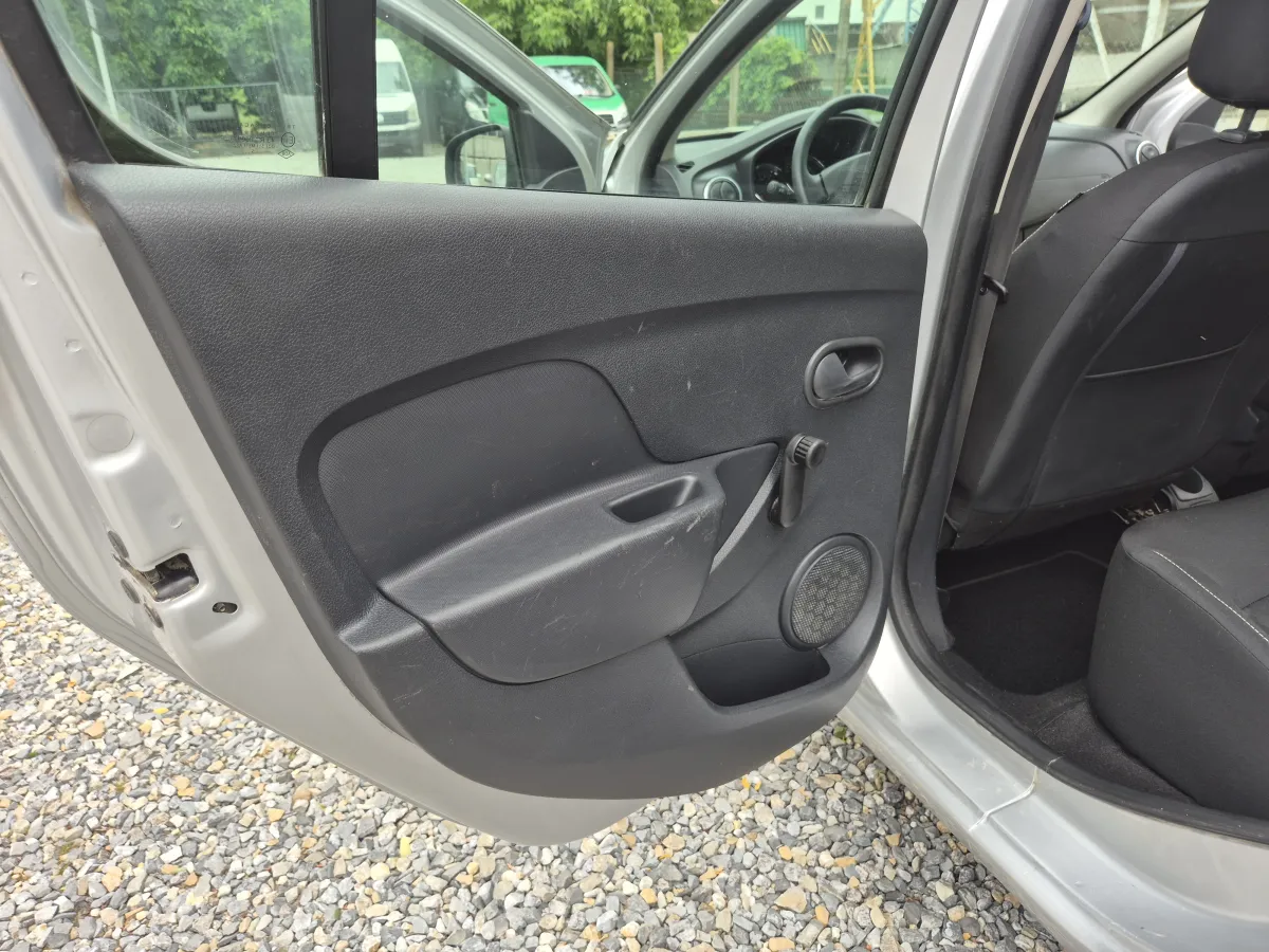 Dacia Sandero 1.5 DCI (2014) - slika 15