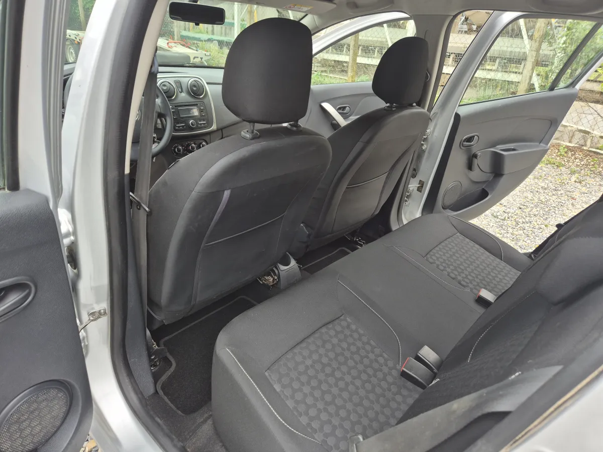 Dacia Sandero 1.5 DCI (2014) - slika 16